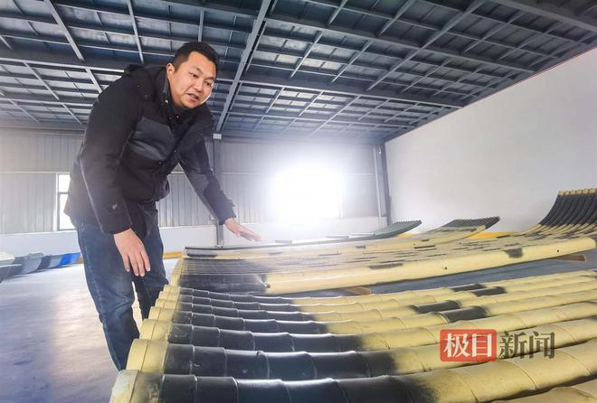 湖北崇阳老兵退役后勇创业靠玻璃钢船闯市场(图1)